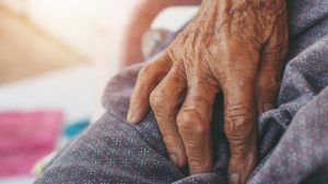 engarrotan los dedos de las manos