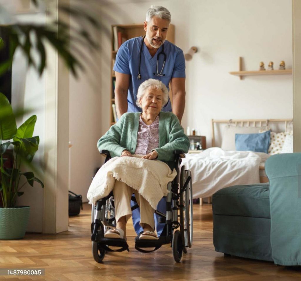 pueden echar a un anciano de una residencia