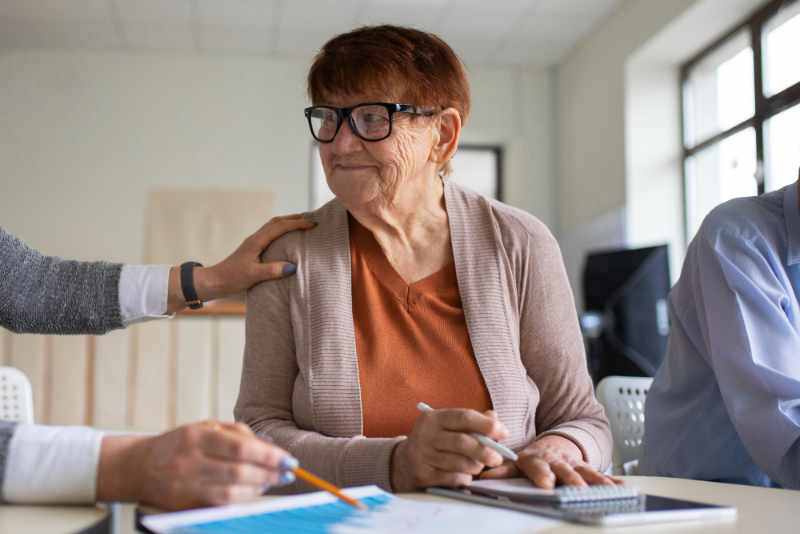 tributar ayudas a la dependencia